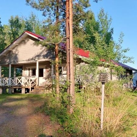 Pulla Karvisen Maatilamatkailussa Ruokola Kültér fotó