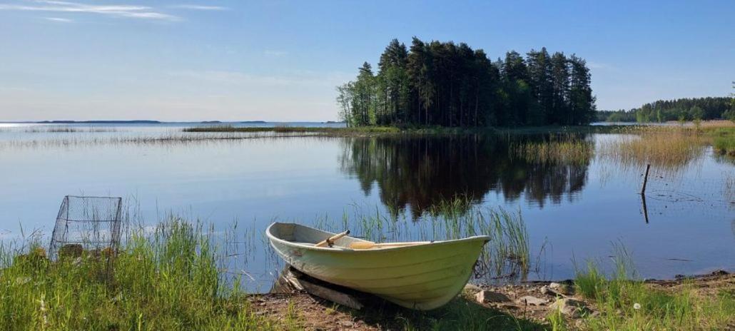 Pulla Karvisen Maatilamatkailussa Ruokola Kültér fotó