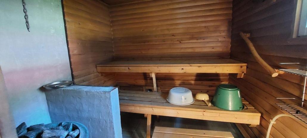 Pulla Karvisen Maatilamatkailussa Ruokola Kültér fotó